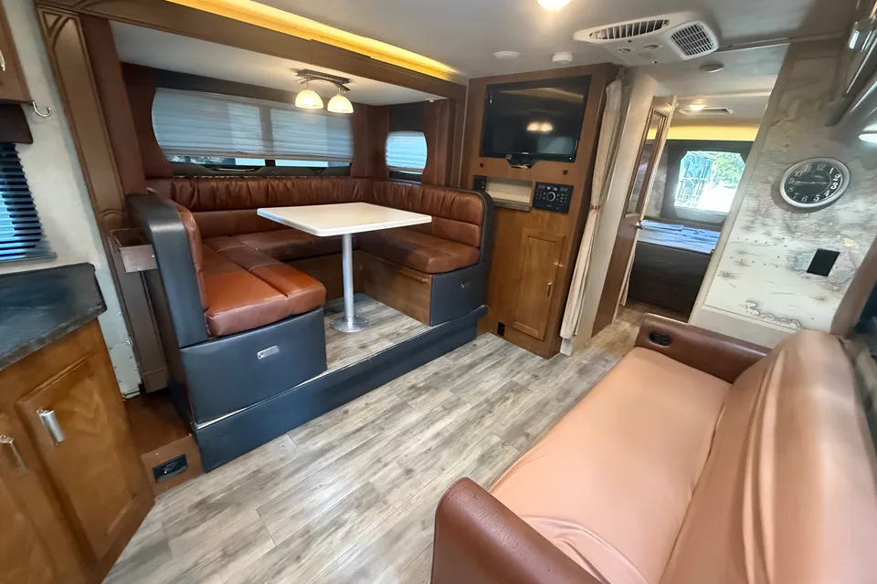 Adventure ready Lance 2285 Travel Trailer We Deliver & Setup!!!