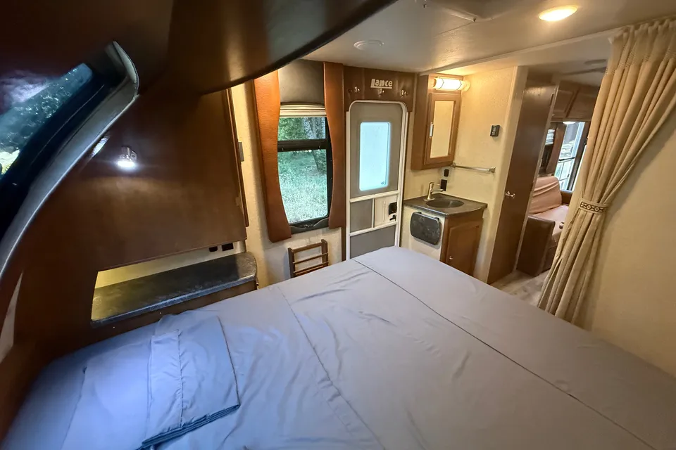 Adventure ready Lance 2285 Travel Trailer We Deliver & Setup!!!