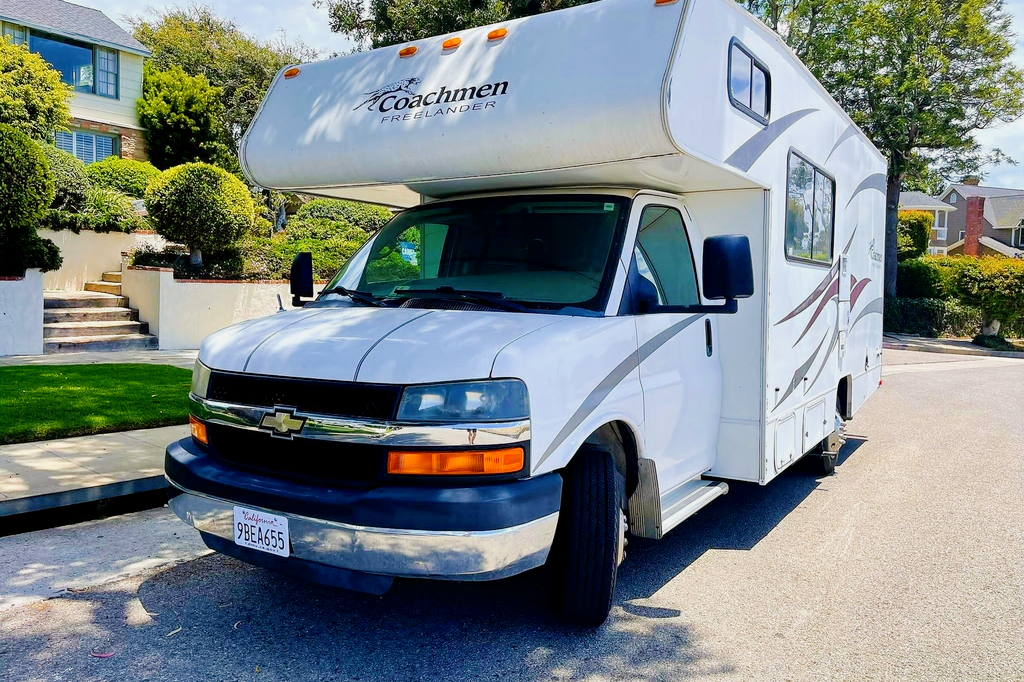 Low Mileage (90K) – Spacious RV with Bright Interior & Great Value