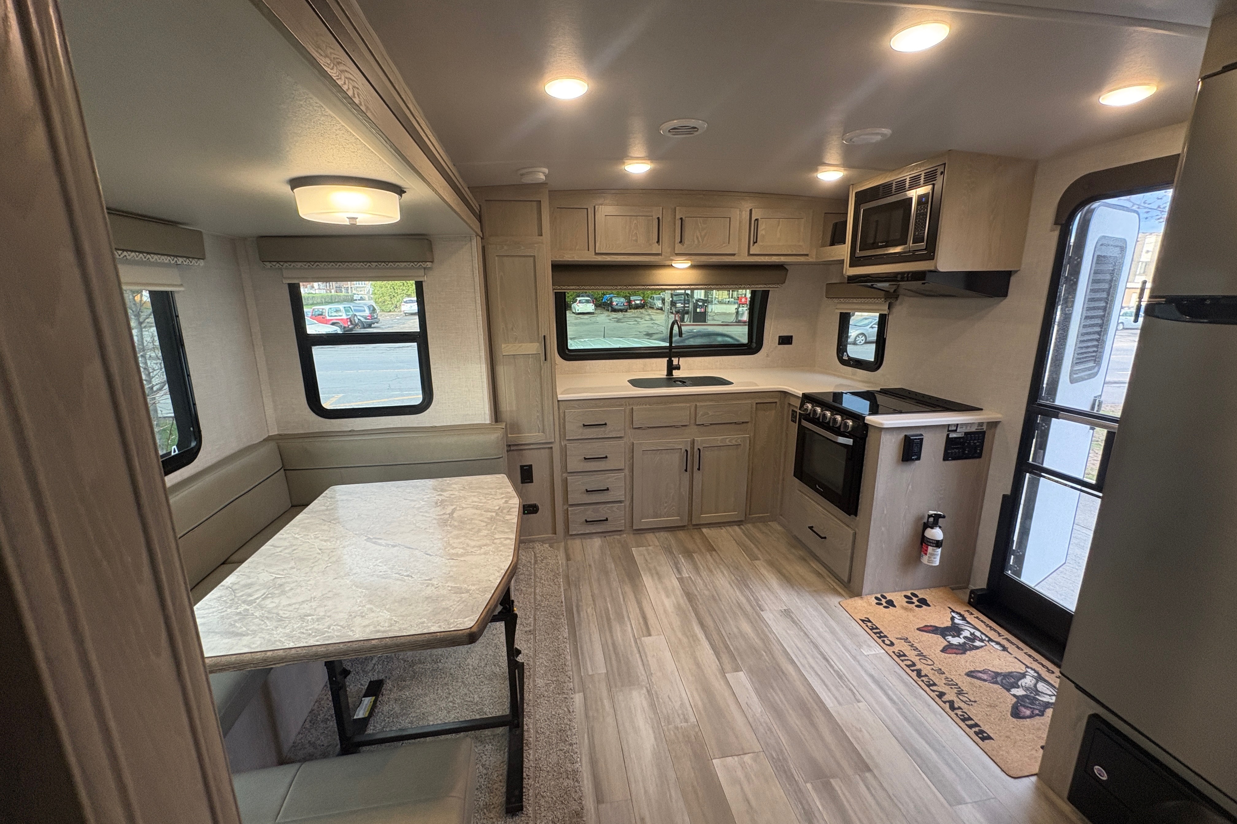 Gaetan Flagstaff 25FKS Roulotte
