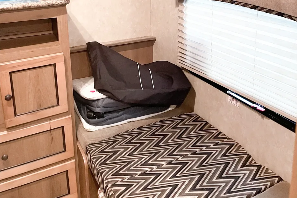 Beautiful 2016 Shadow Cruiser Travel Trailer