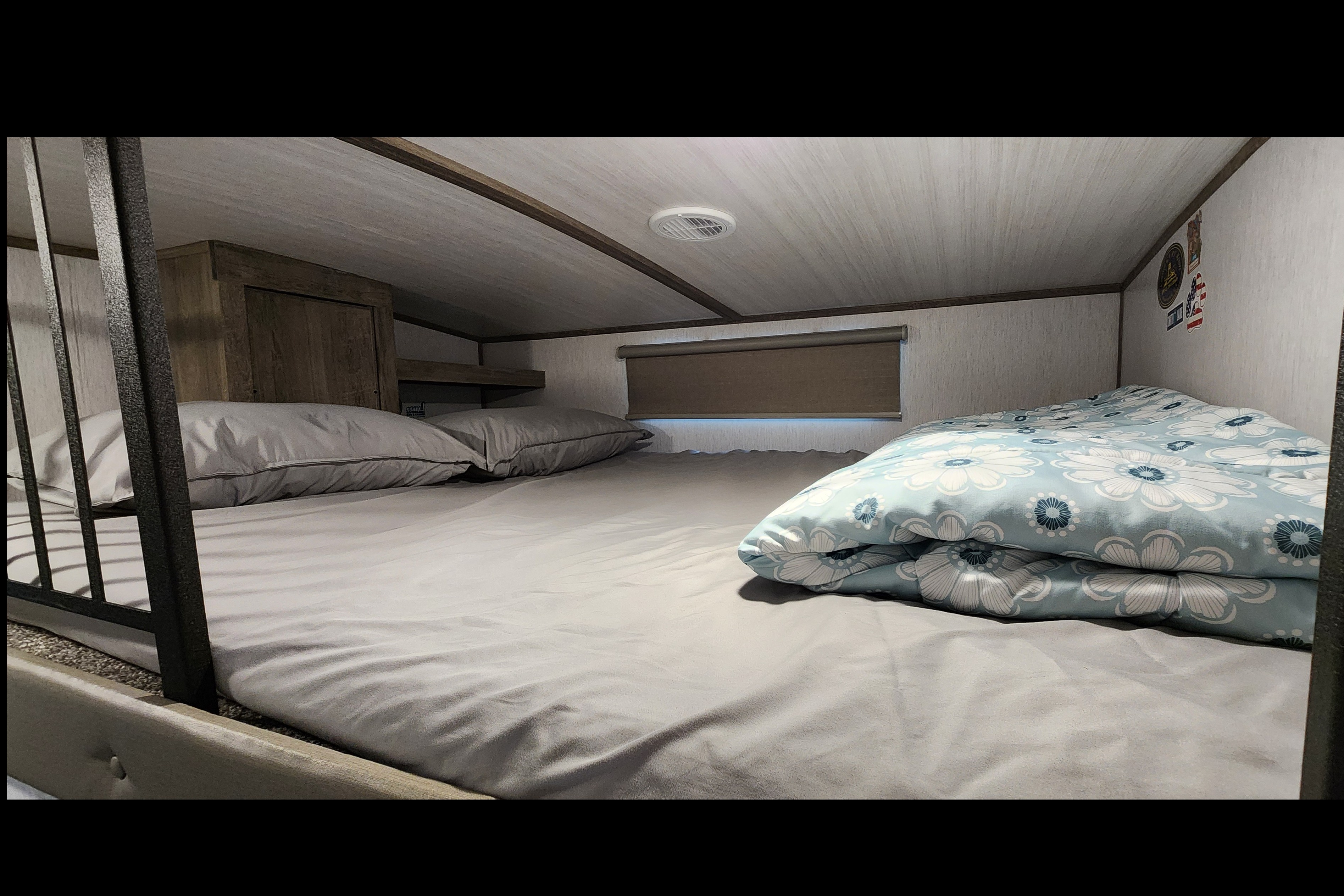 HUGE Luxury 5th Wheel Bunkhouse with Office