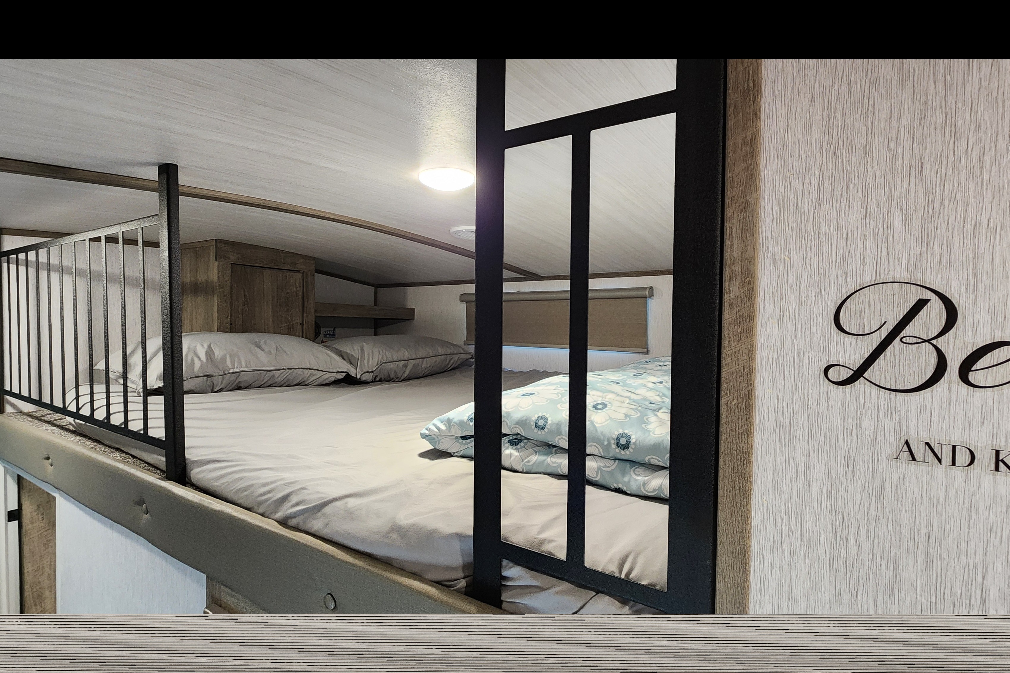 HUGE Luxury 5th Wheel Bunkhouse with Office