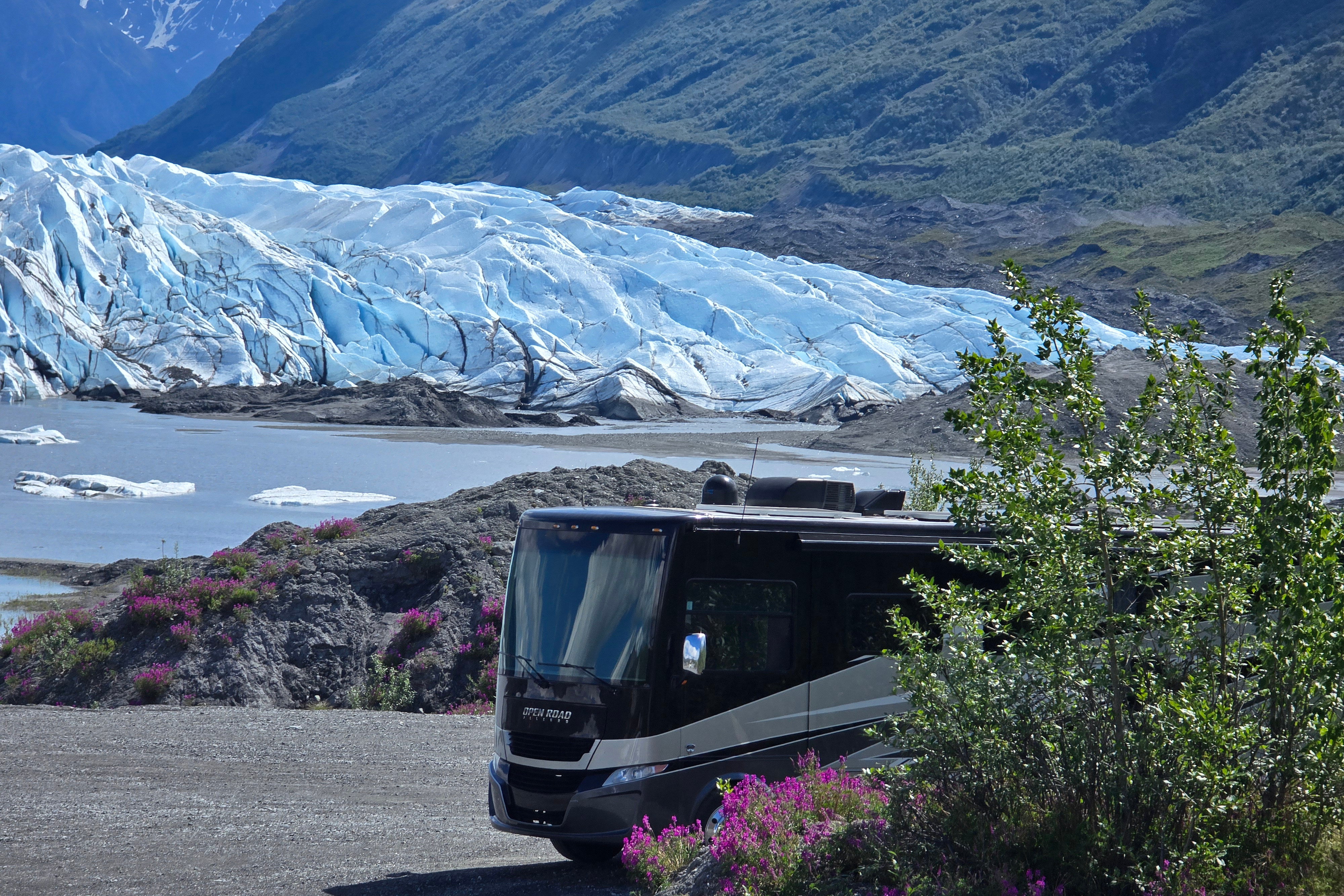 Do you want tailgates, beach trips, or cross country adventures?  Welcome!