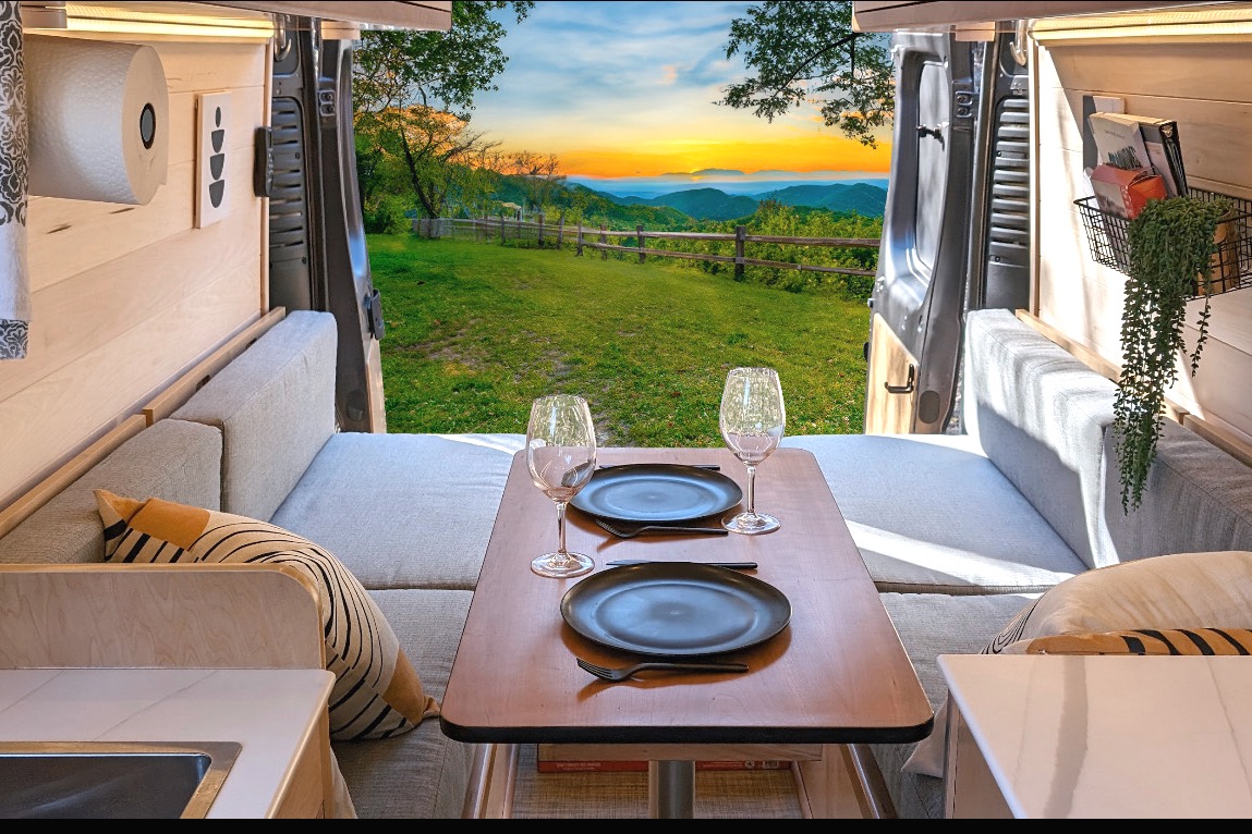 “VANessa” ‘22 fully-stocked, Pet-Friendly Off-Grid compatible campervan, AC, sleeps/seats 2