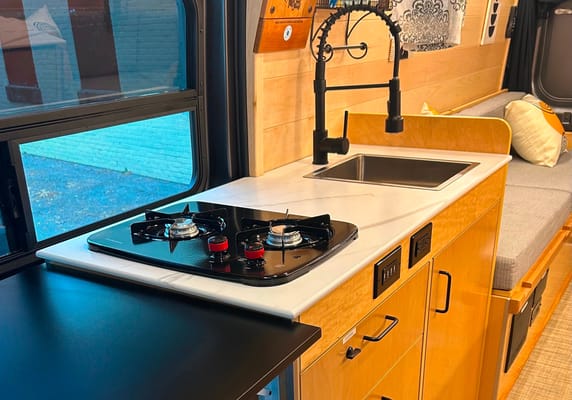 “VANessa” ‘22 fully-stocked, Pet-Friendly Off-Grid compatible campervan, AC, sleeps/seats 2