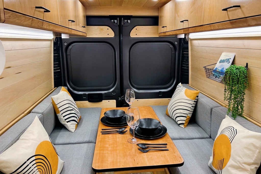 “VANessa” ‘22 fully-stocked, Pet-Friendly Off-Grid compatible campervan, AC, sleeps/seats 2