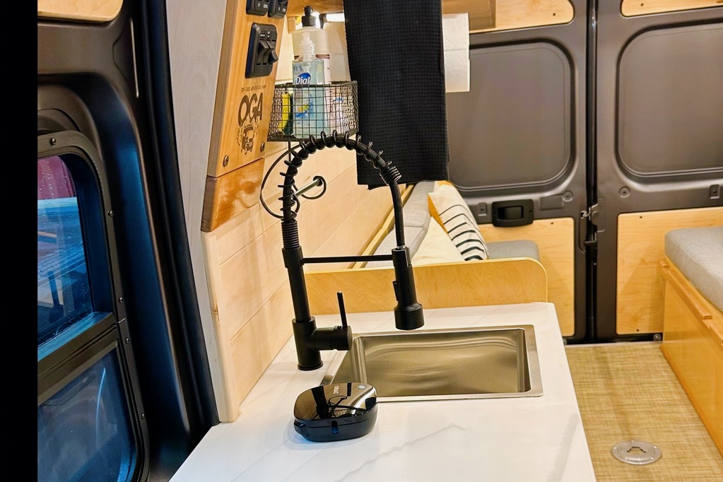 “VANessa” ‘22 fully-stocked, Pet-Friendly Off-Grid compatible campervan, AC, sleeps/seats 2