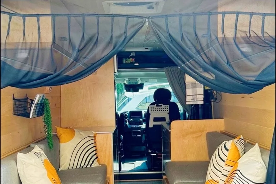 “VANessa” ‘22 fully-stocked, Pet-Friendly Off-Grid compatible campervan, AC, sleeps/seats 2