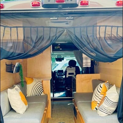 “VANessa” ‘22 fully-stocked, Pet-Friendly Off-Grid compatible campervan, AC, sleeps/seats 2