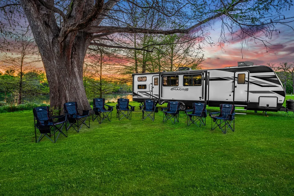 The Tumbleweed | Fully-Loaded Bunk House (Sleeps 8)
