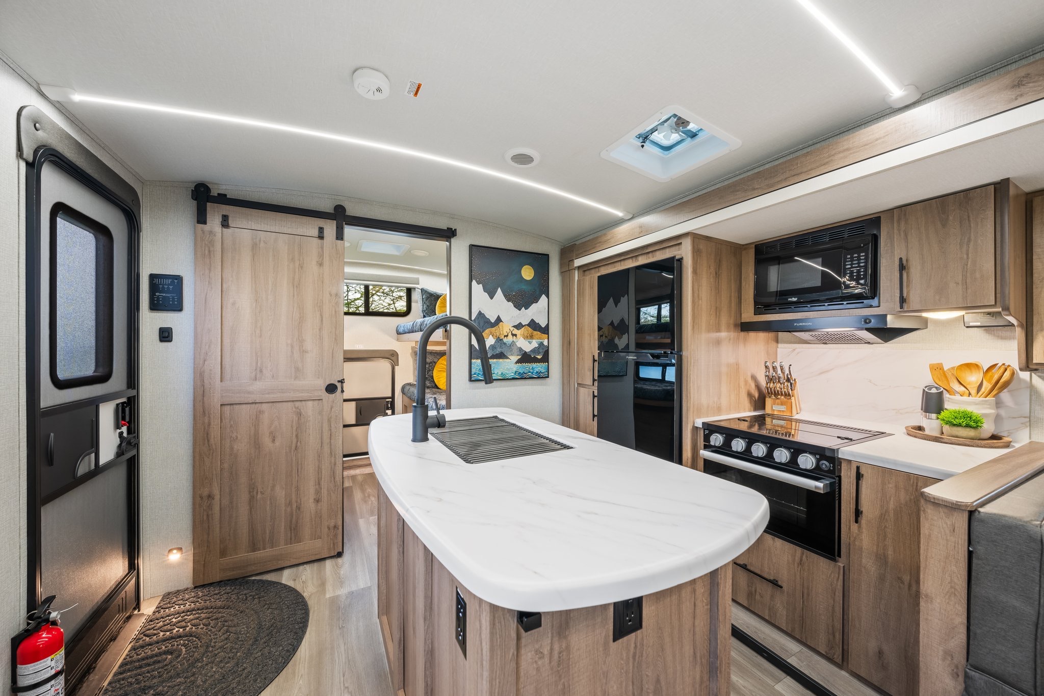 The Tumbleweed | Fully-Loaded Bunk House (Sleeps 8)