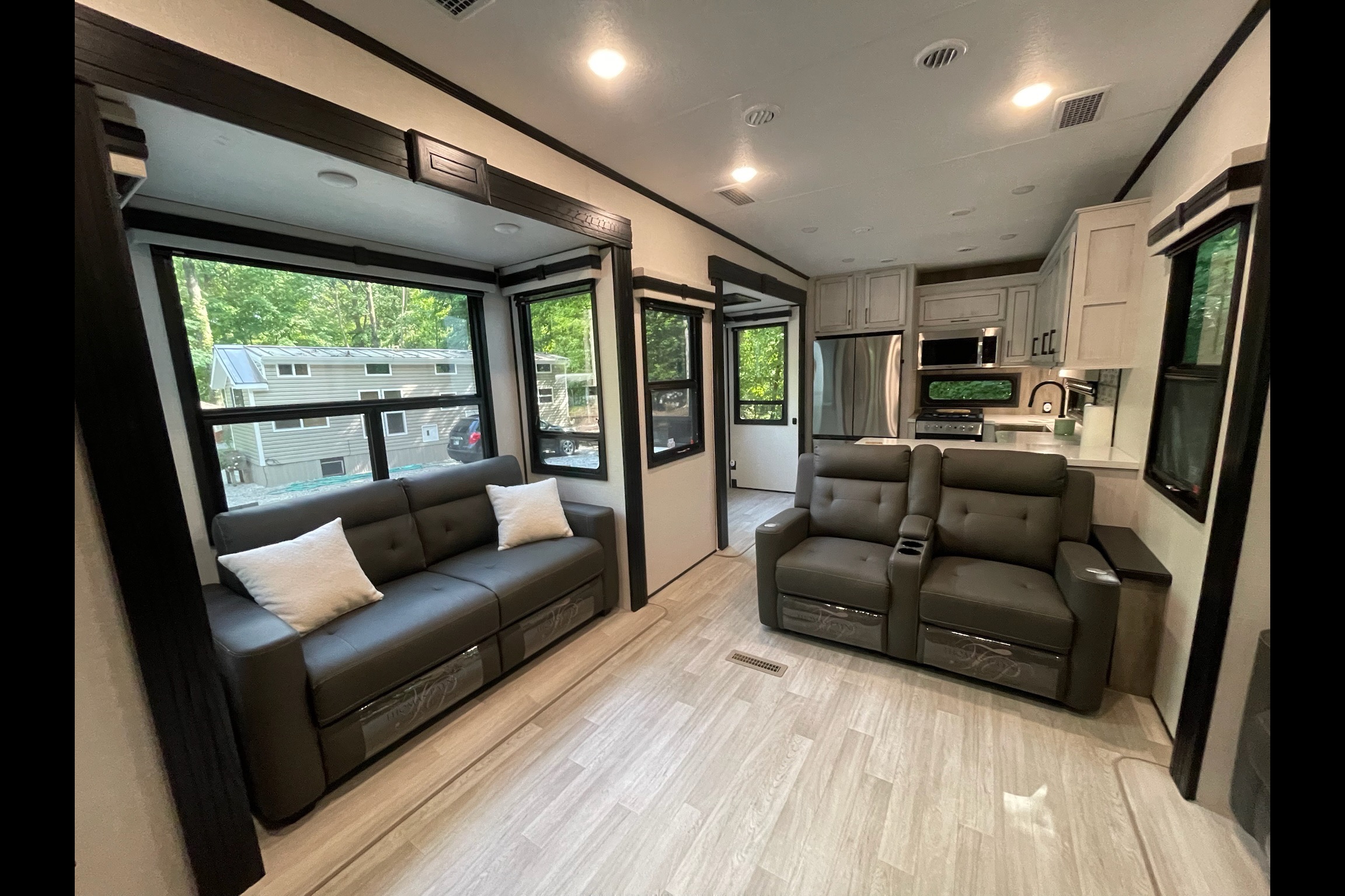 BIG HIDEAWAY KZ Durango Gold 391RKF