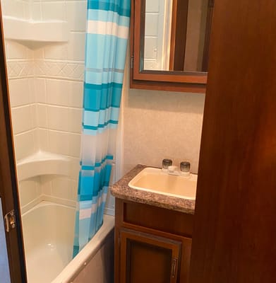Lisa's Crossroads Zinger Travel Trailer