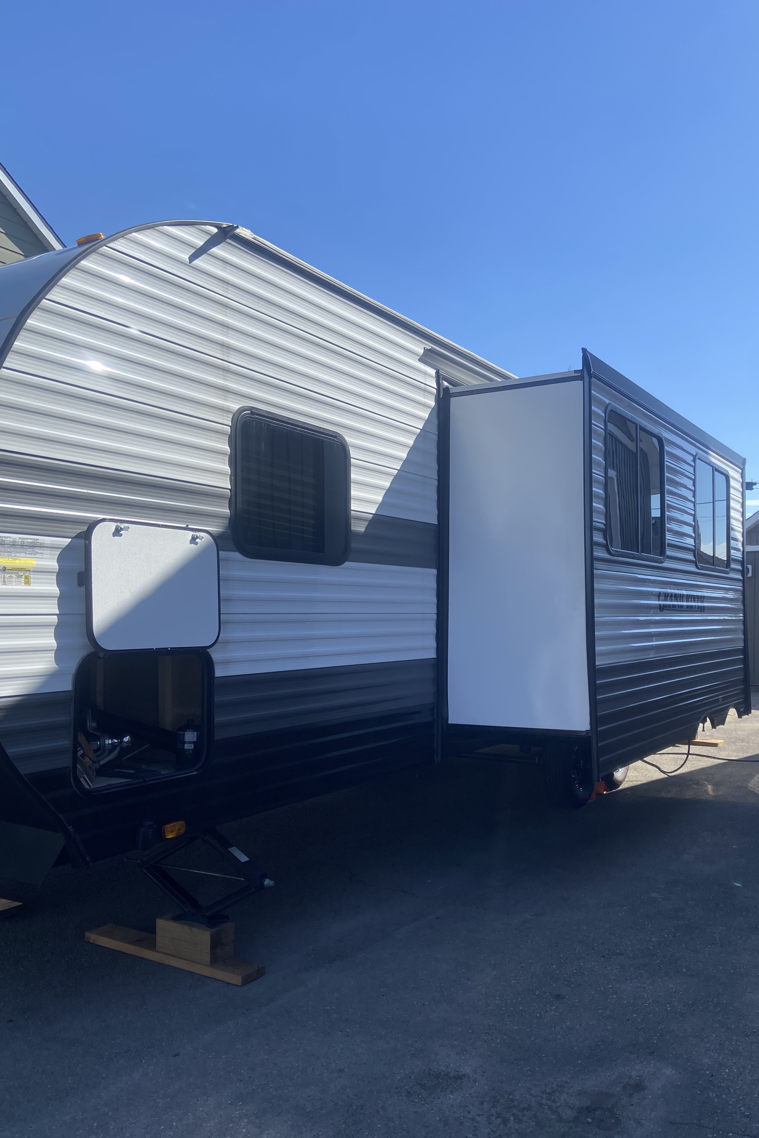 Mike's Grand River 32BRE Travel Trailer