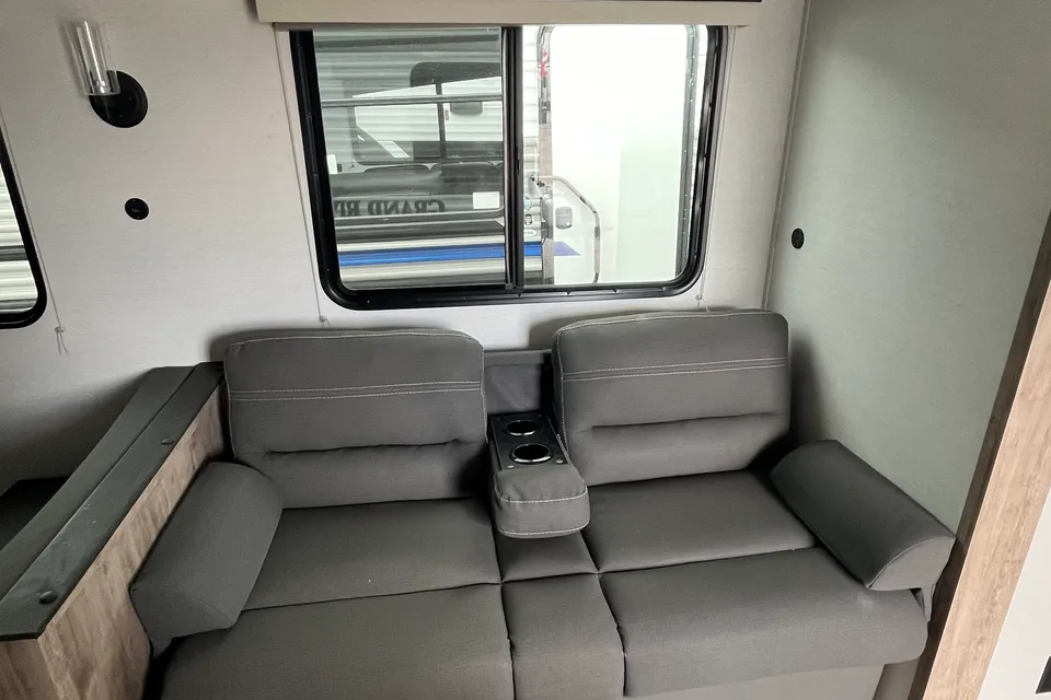Mike's Grand River 32BRE Travel Trailer