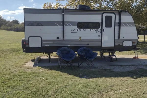 2024 Aspen with Bunks : Lightweight: Delivery Available ($85): Fully Equipped: No Prep Fee