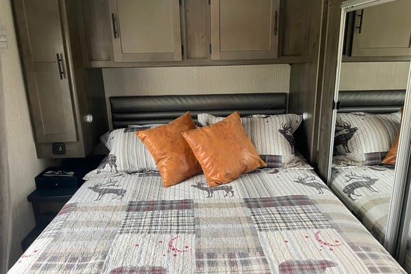 2022 RV-/ Families, Couples, Friends or Business