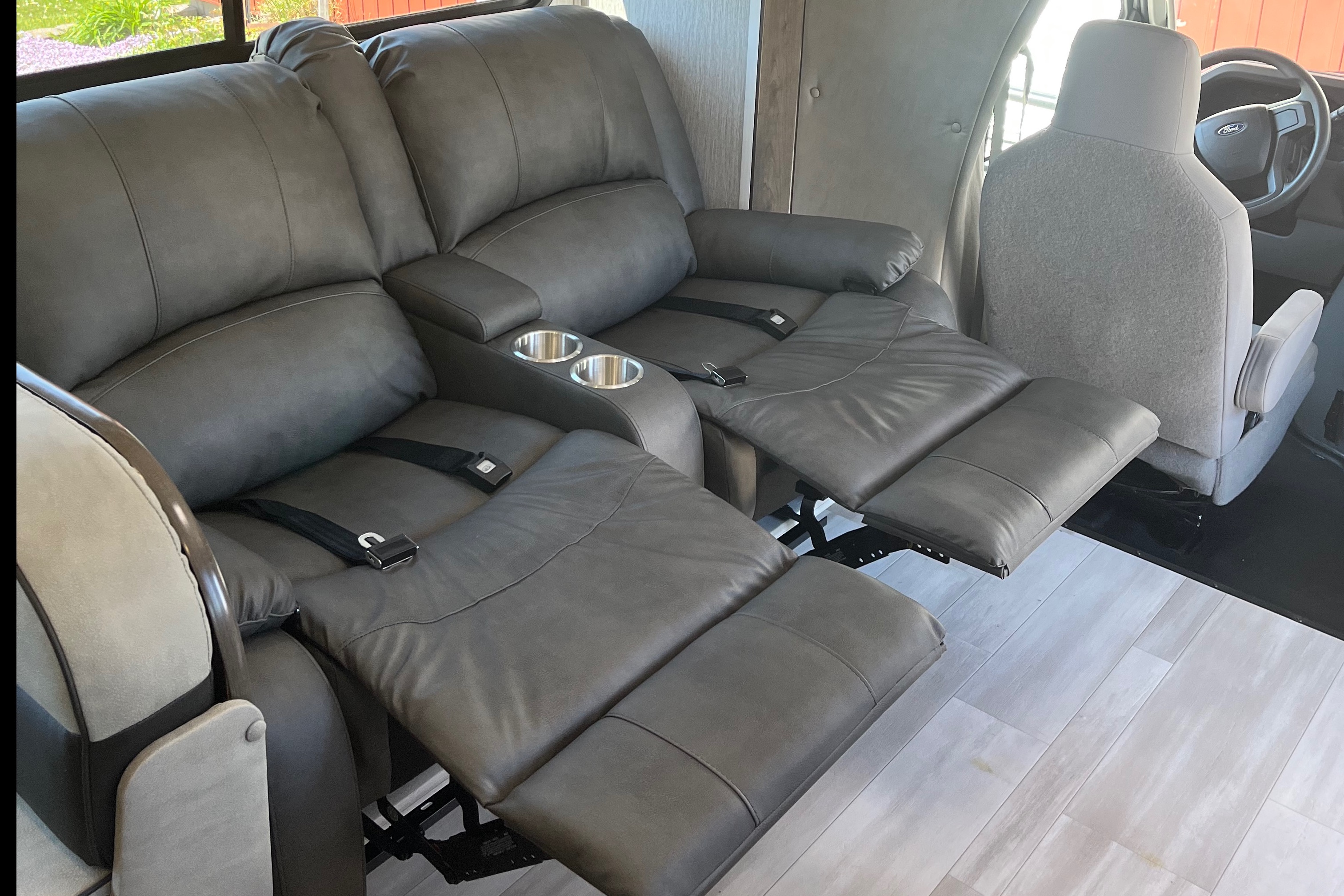 2022 RV-/ Families, Couples, Friends or Business 