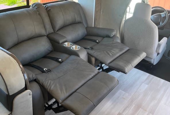 2022 RV-/ Families, Couples, Friends or Business