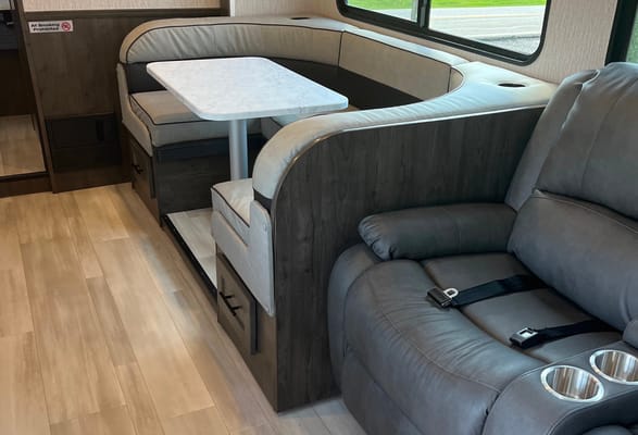 2022 RV-/ Families, Couples, Friends or Business