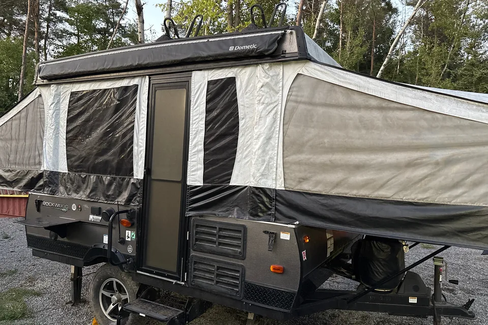 Nicole's Forest River 1970 ESP Tent Trailer