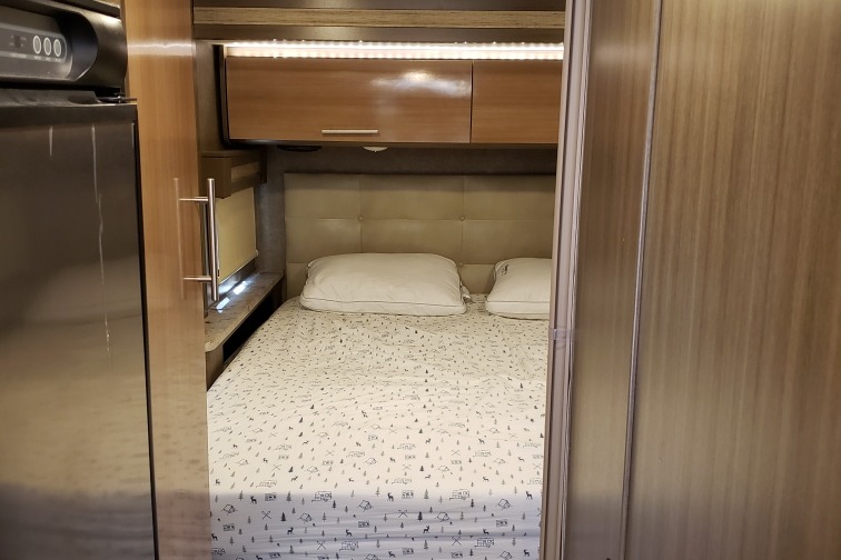 RAYMOND's Thor Motor Coach COMPASS Class C