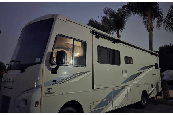 Winnebago Sunstar Class A