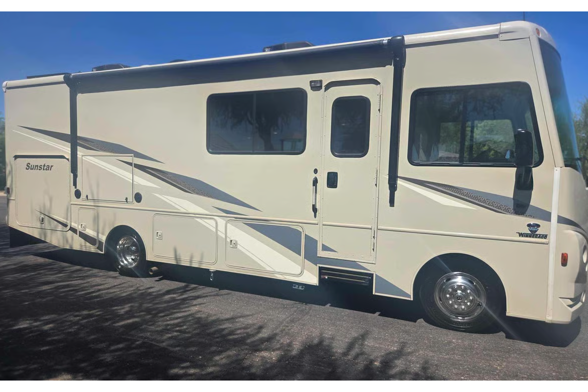Winnebago Sunstar Class A