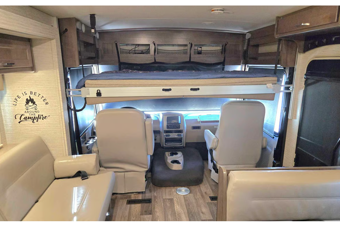 Winnebago Sunstar Class A