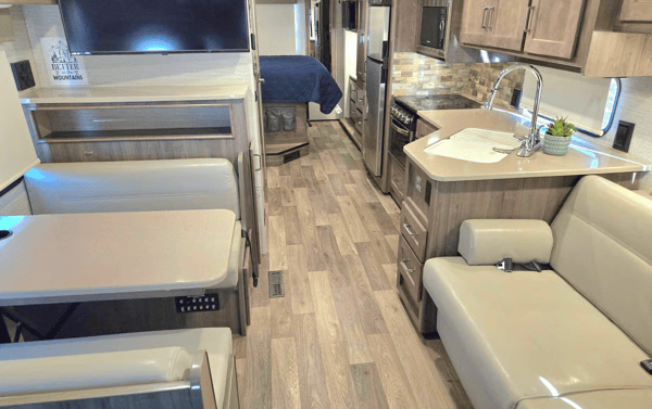 Winnebago Sunstar Class A