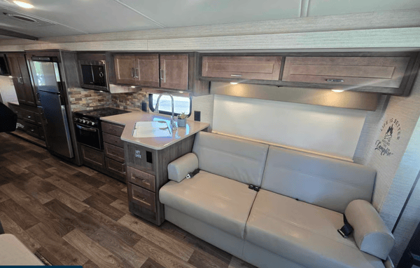 Winnebago Sunstar Class A