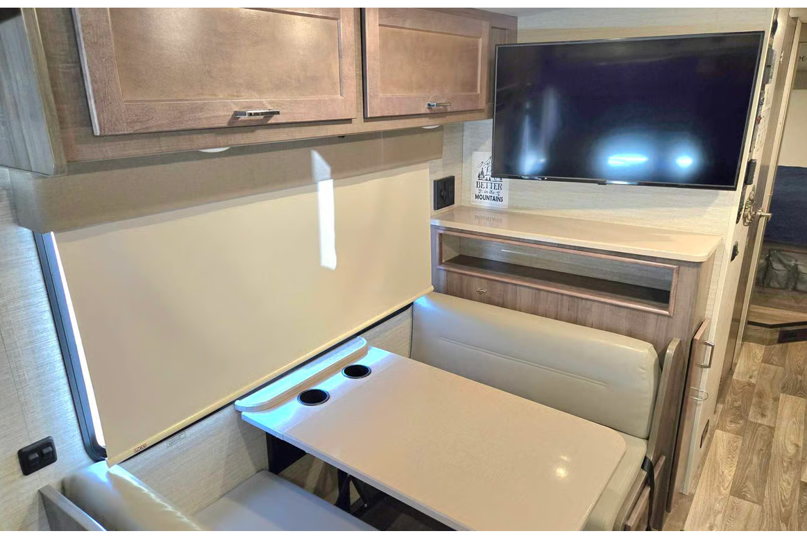 Winnebago Sunstar Class A