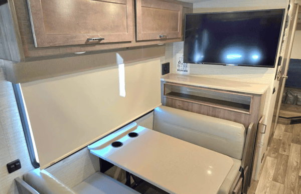 Winnebago Sunstar Class A