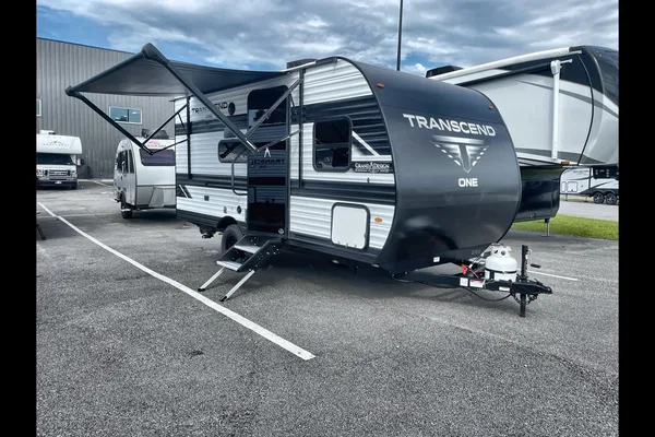 Grand Design Transcend One 151BH Travel Trailer