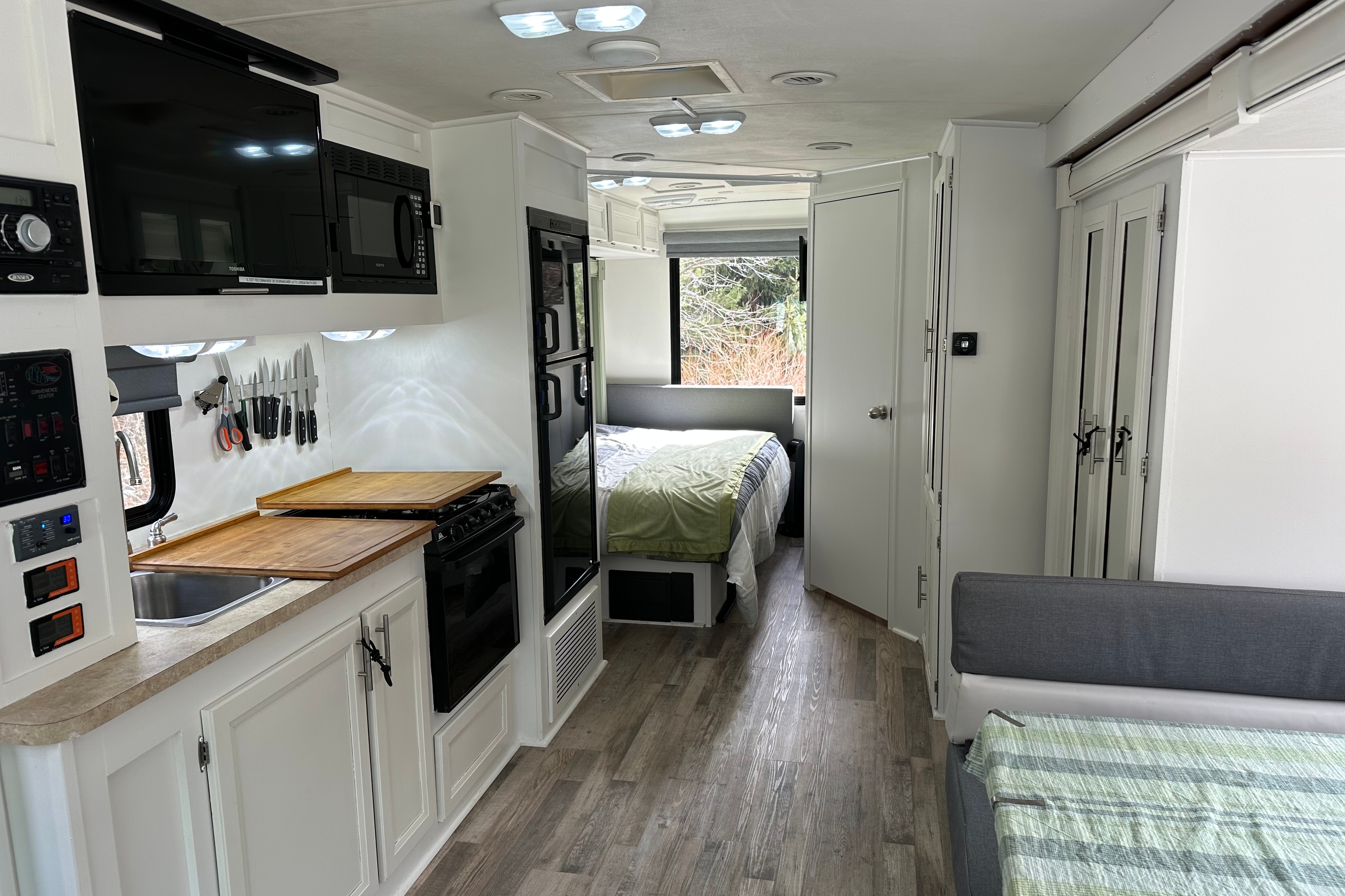 Classe A 27' : Le Campeur autonome / The boondocker