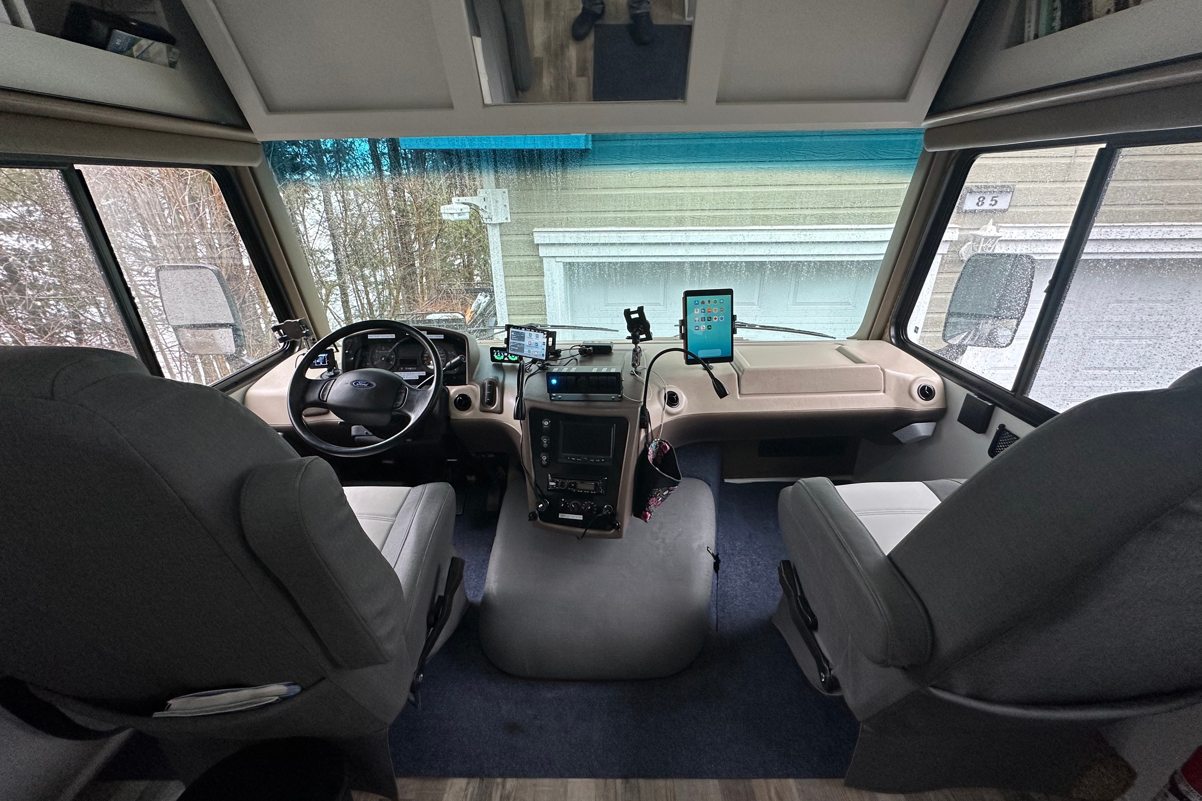 Classe A 27' : Le Campeur autonome / The boondocker