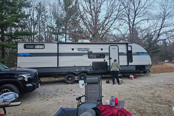 A & J's Salem cruise lite Travel Trailer
