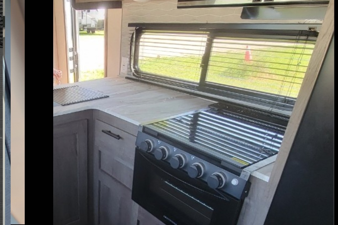 A & J's Salem cruise lite Travel Trailer