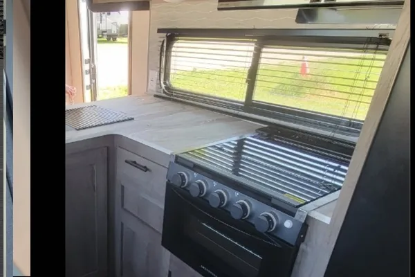 A & J's Salem cruise lite Travel Trailer