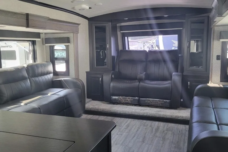 Rick's Jayco Northpointe Fifth Wheel