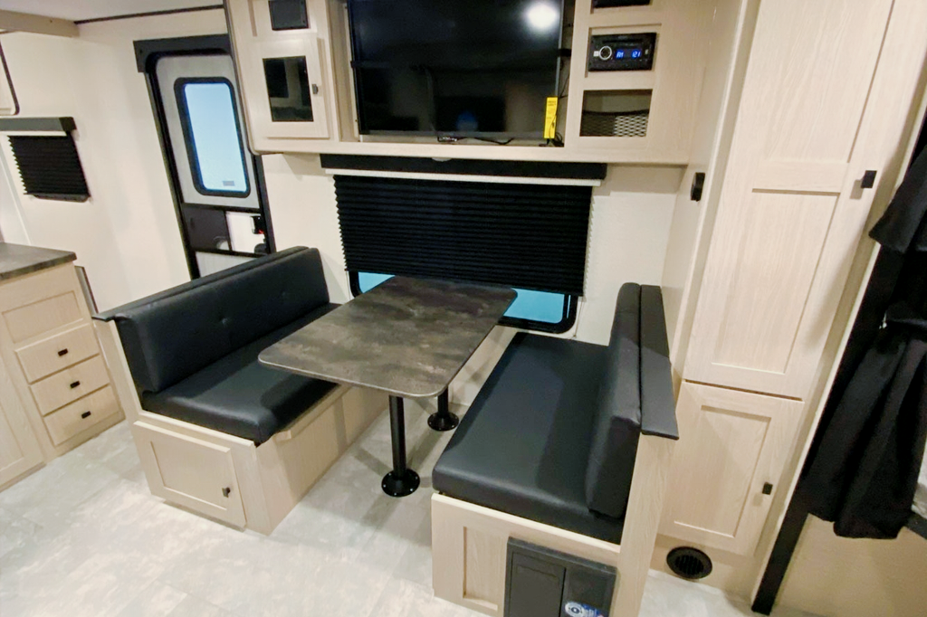 ***RARE*** 2022 Coachmen Apex Ultra-Lite 256BHS