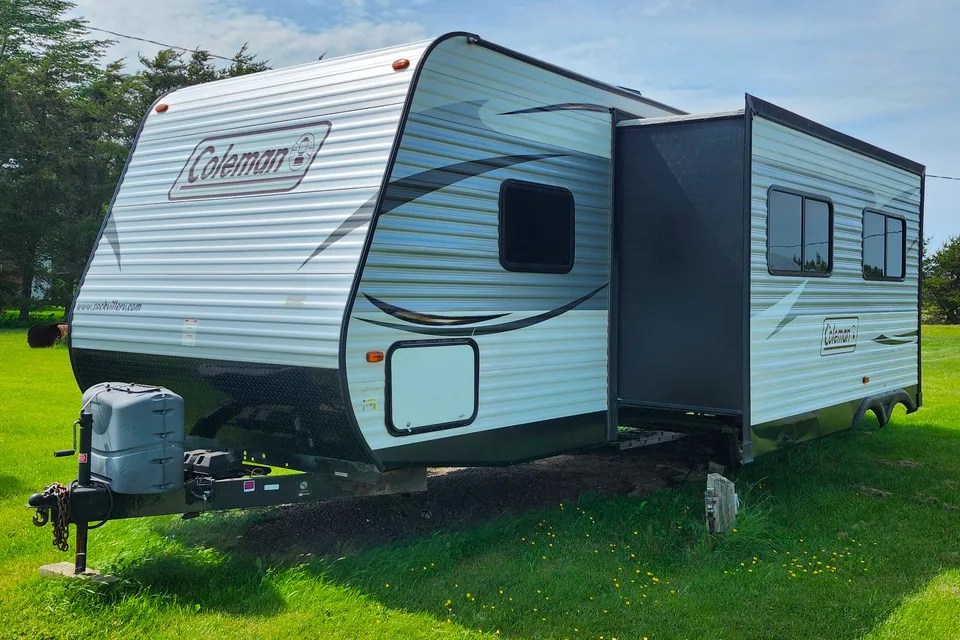 Krista's Family Trailer -Coleman 295QBS