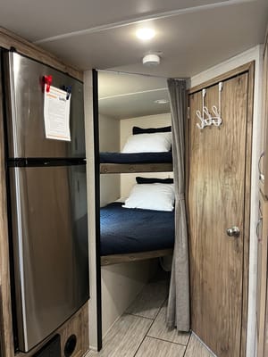 The Wanderer - Palomino SolAire Ultra Lite 240BHS