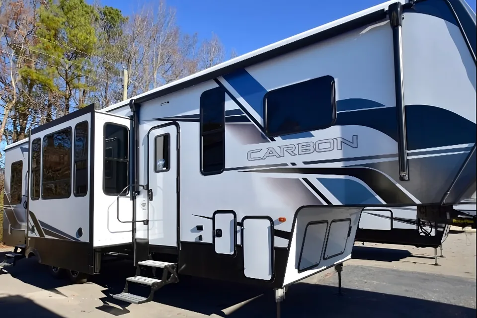 Family Luxury, Full Campsite Delivery & Set-Up!  -  Keystone Carbon 358 2021 Fifth Wheel