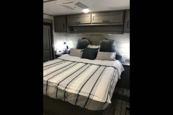 Family Luxury, Full Campsite Delivery & Set-Up! - Keystone Carbon 358 2021 Fifth Wheel