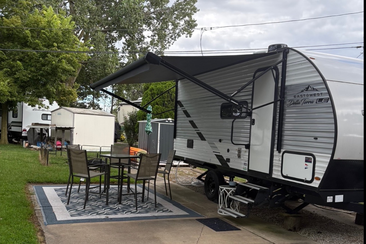 East to West Della Terra 18bhle Travel Trailer