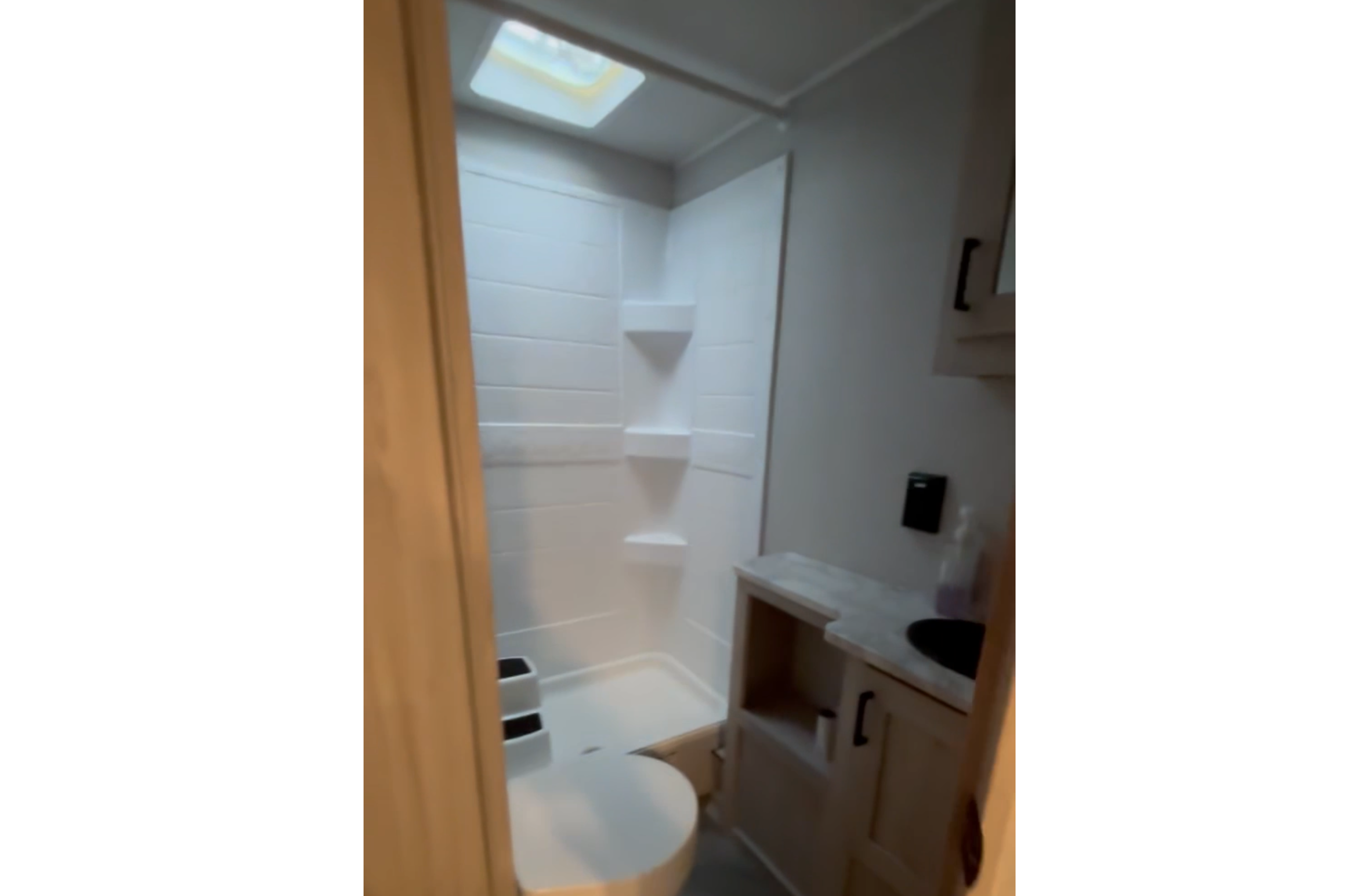 East to West Della Terra 18bhle Travel Trailer