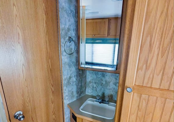Raouf's Winnebago 2007 Access