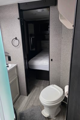 MacGregor's Jayco Jay Feather 24RL Travel Trailer